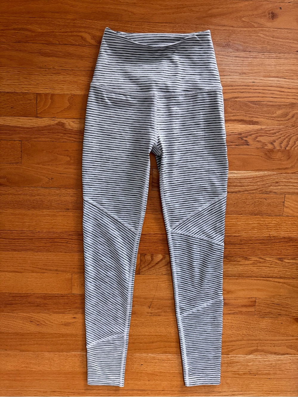 Beyond Yoga High Waist 7/8 Legging Women’s XS Grey White Stripes